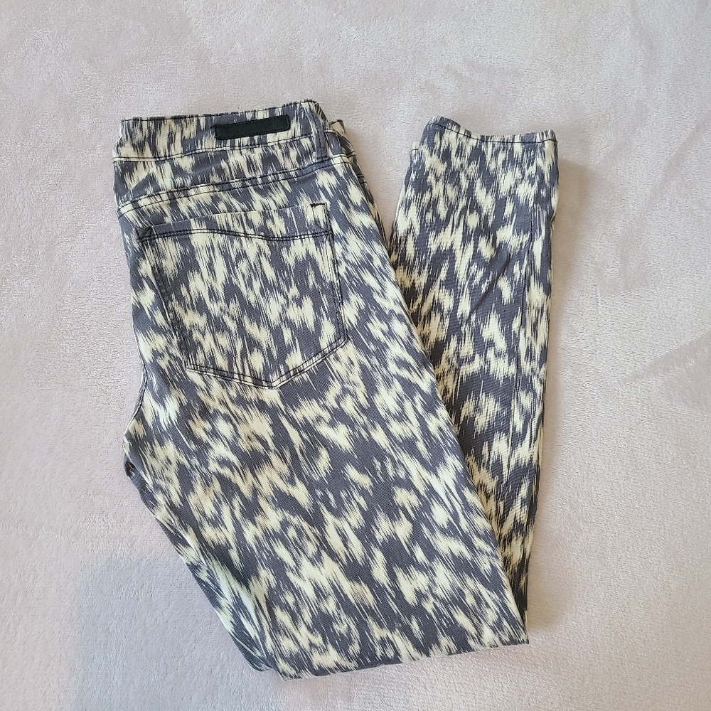 Zig zag design jeans